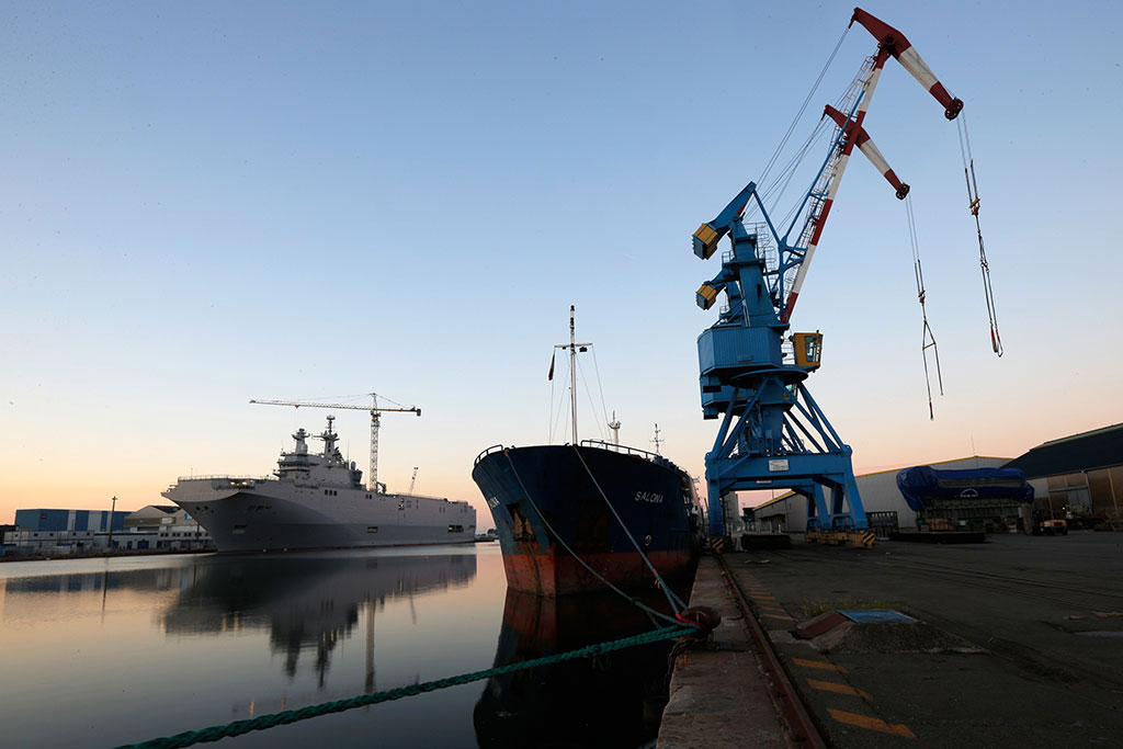Олланд допустил продажу России новых кораблей в будущем