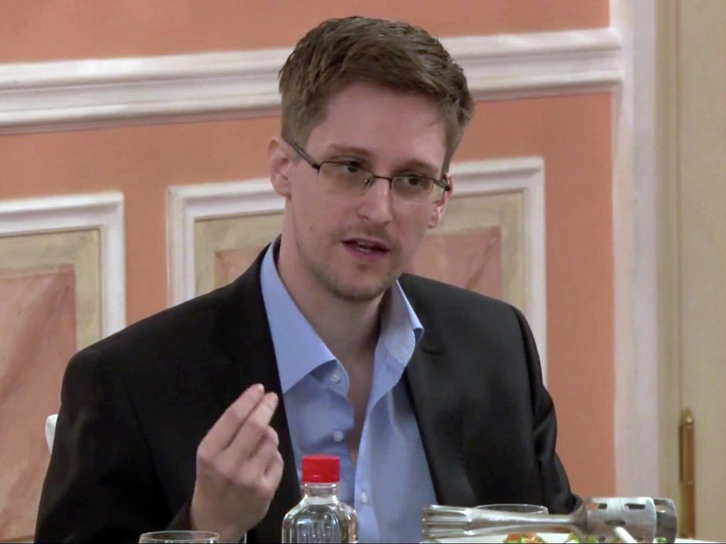 Сноуден рассказал о критике России бывшим главой ЦРУ