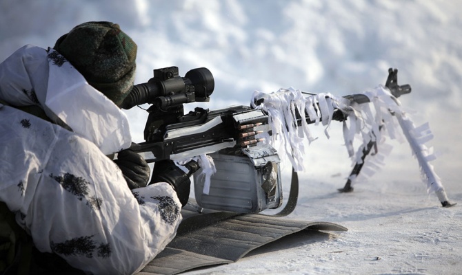 Шойгу: РФ завершит создание арктической группировки войск к 2018 году