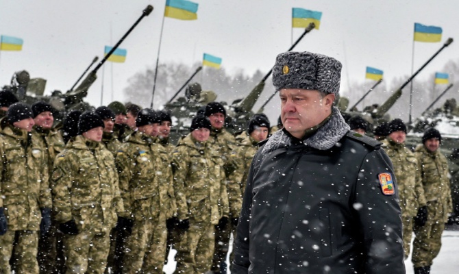 Военного решения конфликта на Донбассе не существует, заявил Порошенко