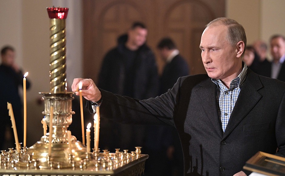 Владимир Путин поздравил православных христиан, всех граждан России, празднующих Рождество Христово