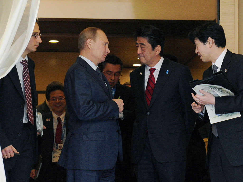 Токио отозвал приглашение Путину по просьбе американцев