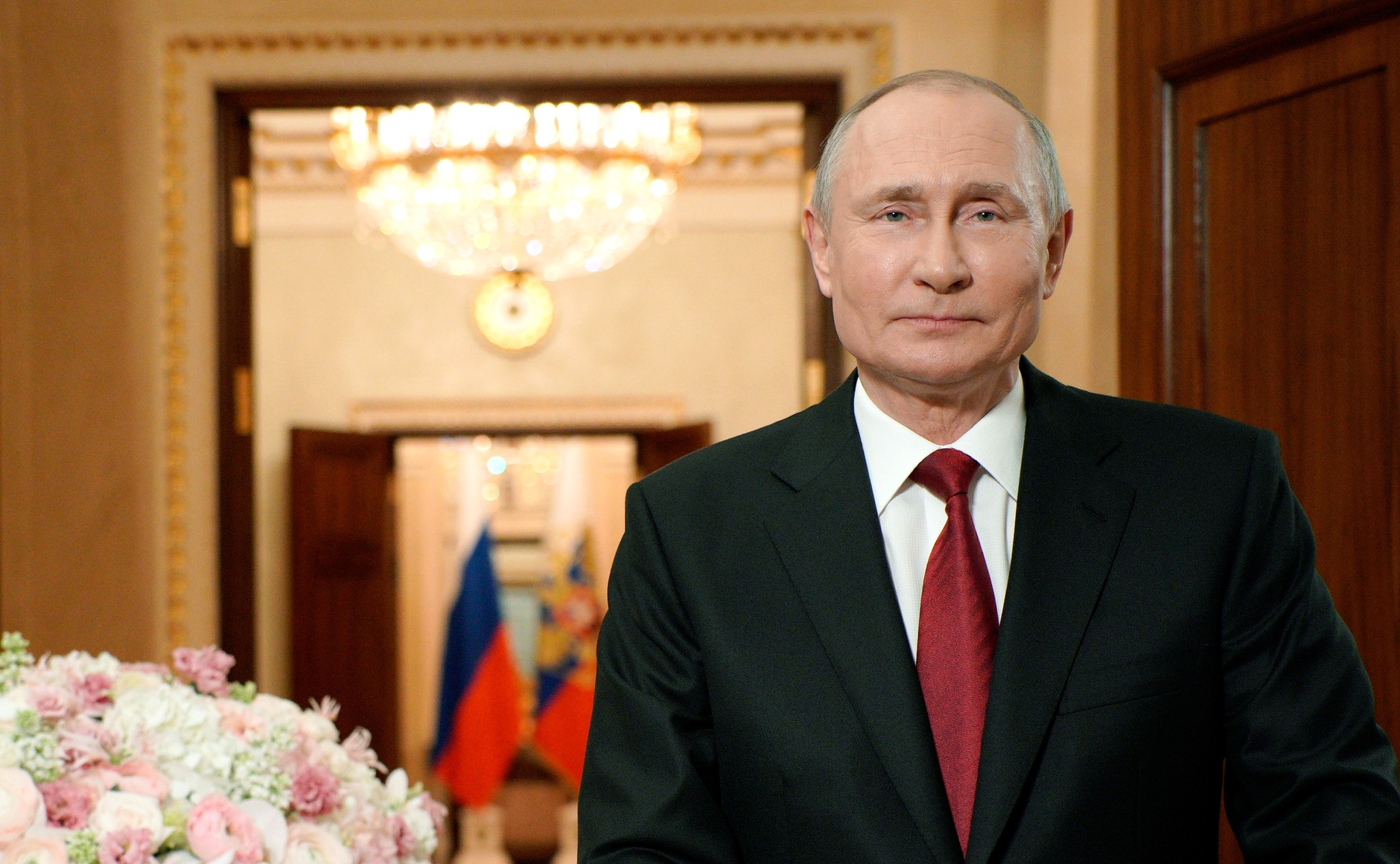 Владимир Путин поздравил женщин России с 8 Марта