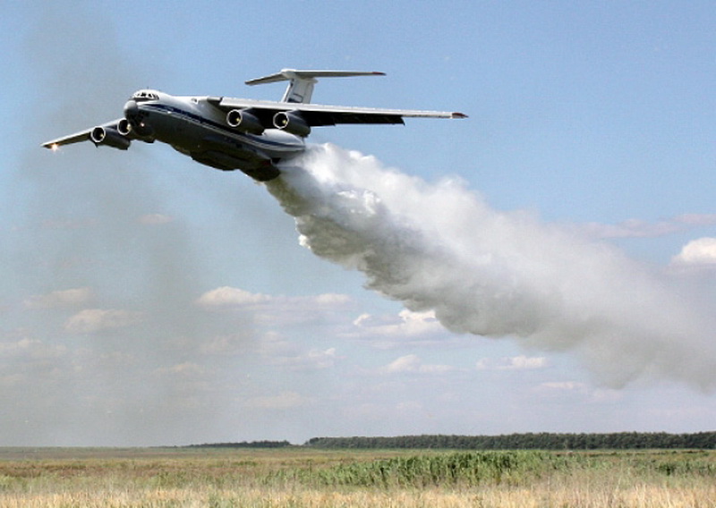 Военная авиация приступила к тушению пожаров на Дальнем Востоке
