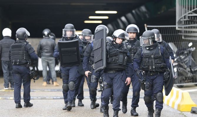 Агентство: пятнадцать заложников освобождены из магазина в Париже