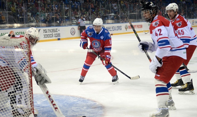 Путин в матче Ночной хоккейной лиги забросил семь шайб