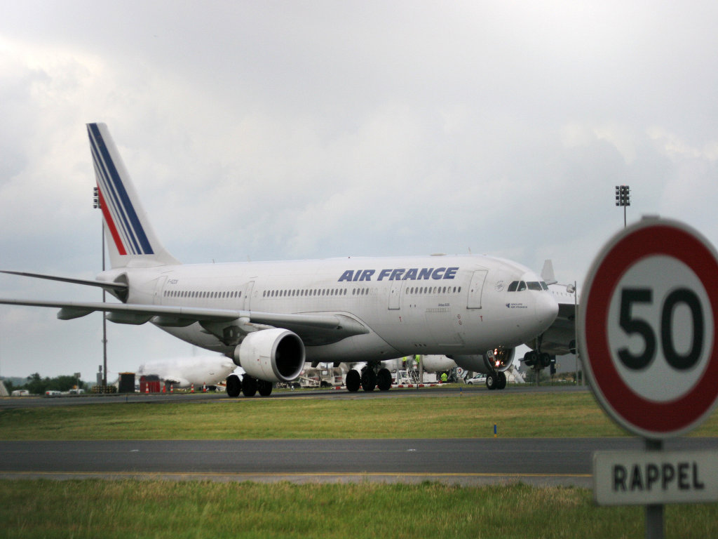 Air France отменила рейсы в Россию и обратно